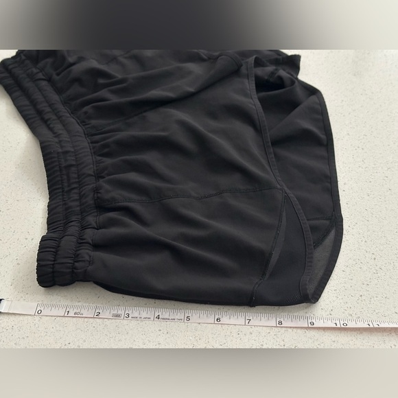 Lululemon: Women’s Hotty Hot Short II - Size 12 - Picture 9 of 13
